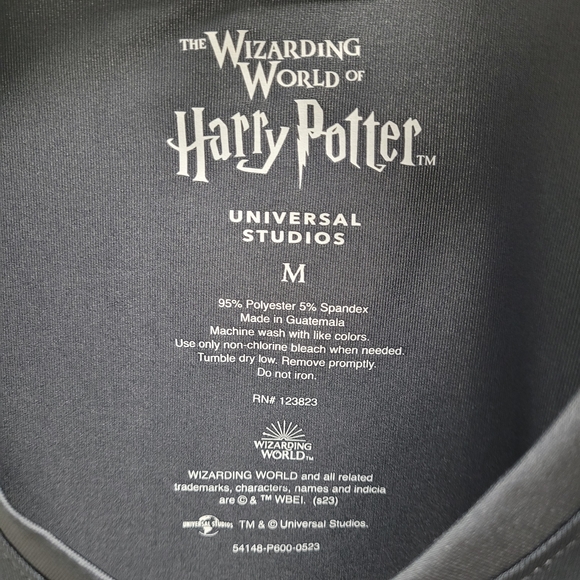 Harry Potter Hogwarts Quidditch T-Shirt - Picture 3 of 8